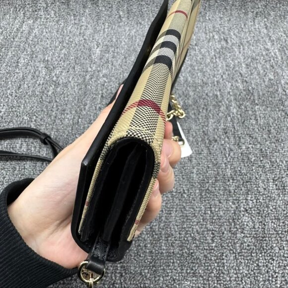 Burberry Leather Shoulder Bag 450-021925 - Picture 6 of 16